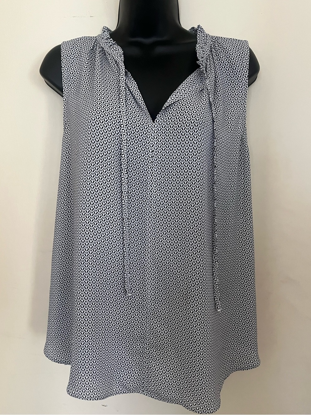 Workshop Republic Clothing Black & White Patterned Tie-Neck Sleeveless Top